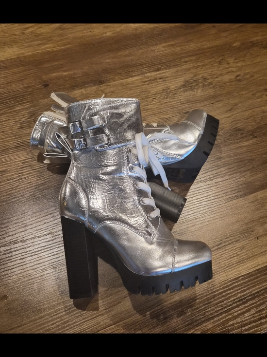 Dolls Kill Shoes - Dolls Kill Silver Metallic Lace-Up Chunky Heel Ankle Boots